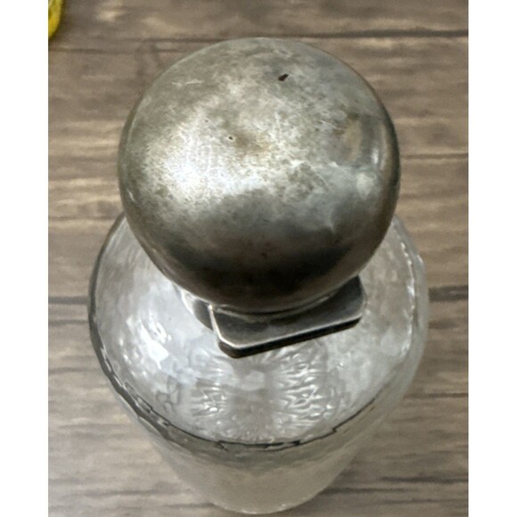 A. Barrett & Sons Hammered Glass Decanter With 925 PP Thousand Pure Silver Lid - Picture 3 of 8